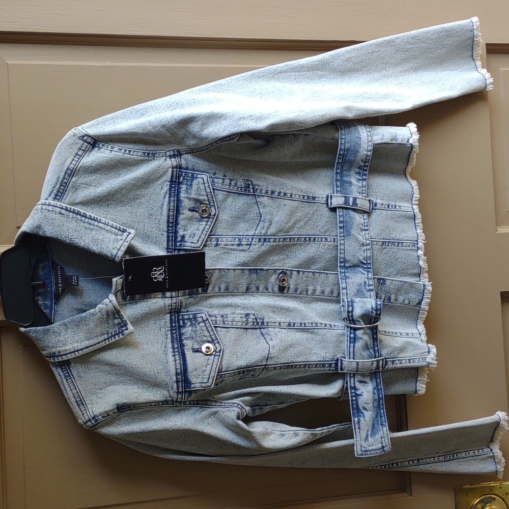 Rock& Republic jean jacket SZ L NWT